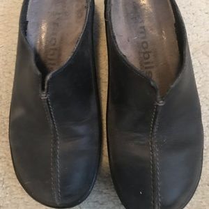 Mephisto Mobils black leather clog.